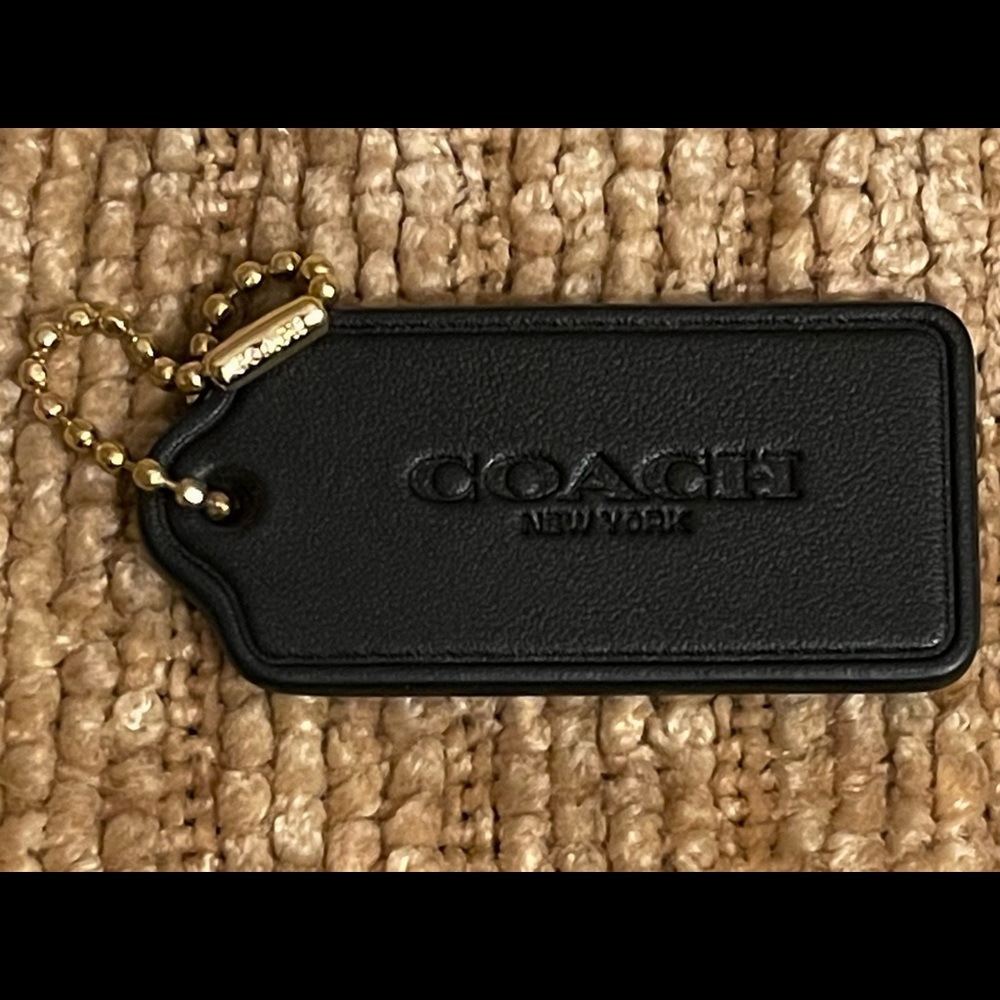 NEW COACH X-LARGE… BLACK SMOOTH HANG TAG w/ …GOLD CHAIN $24